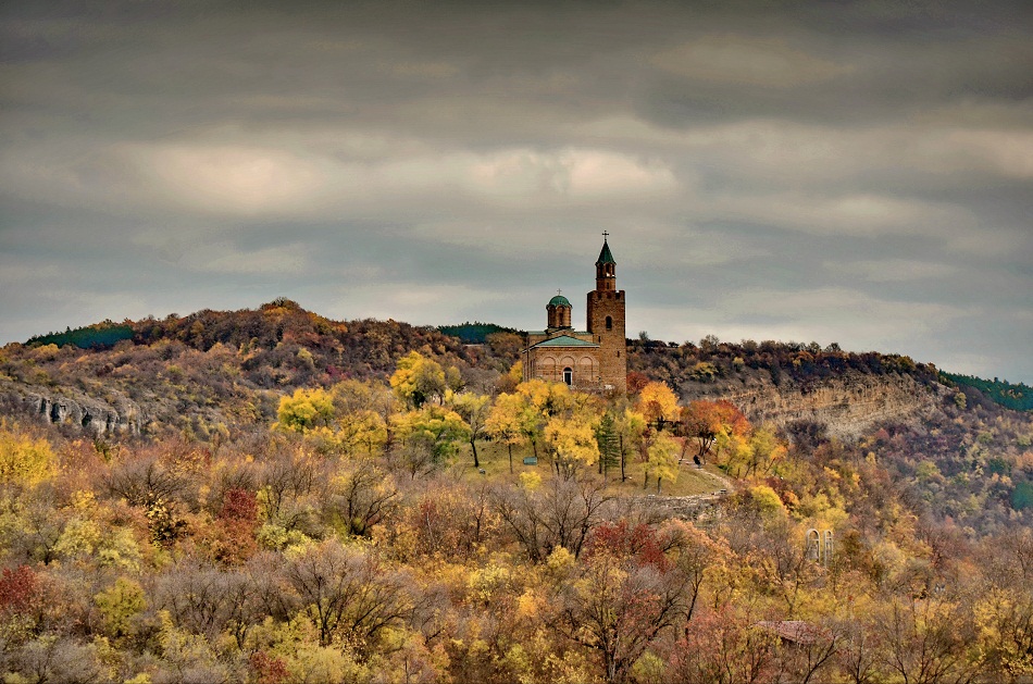 veliko-tarnovo-forteresse-medievale-tsarevets-automne veliko tarnovo-forteresse-medievale-tsarevets-automne