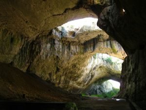 Grotte-Devetashka